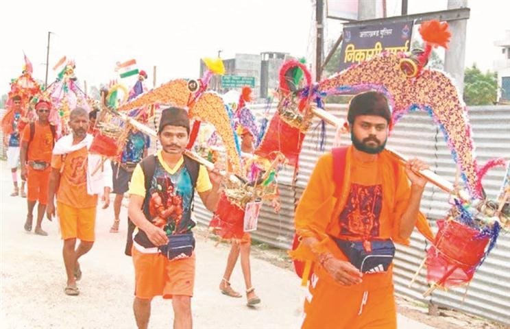 AMU student leader on the target of opponents serving Shiva devotees
