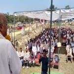 लोगों को संबोधित करते हुए प्रवीण भाई तोगड़िया