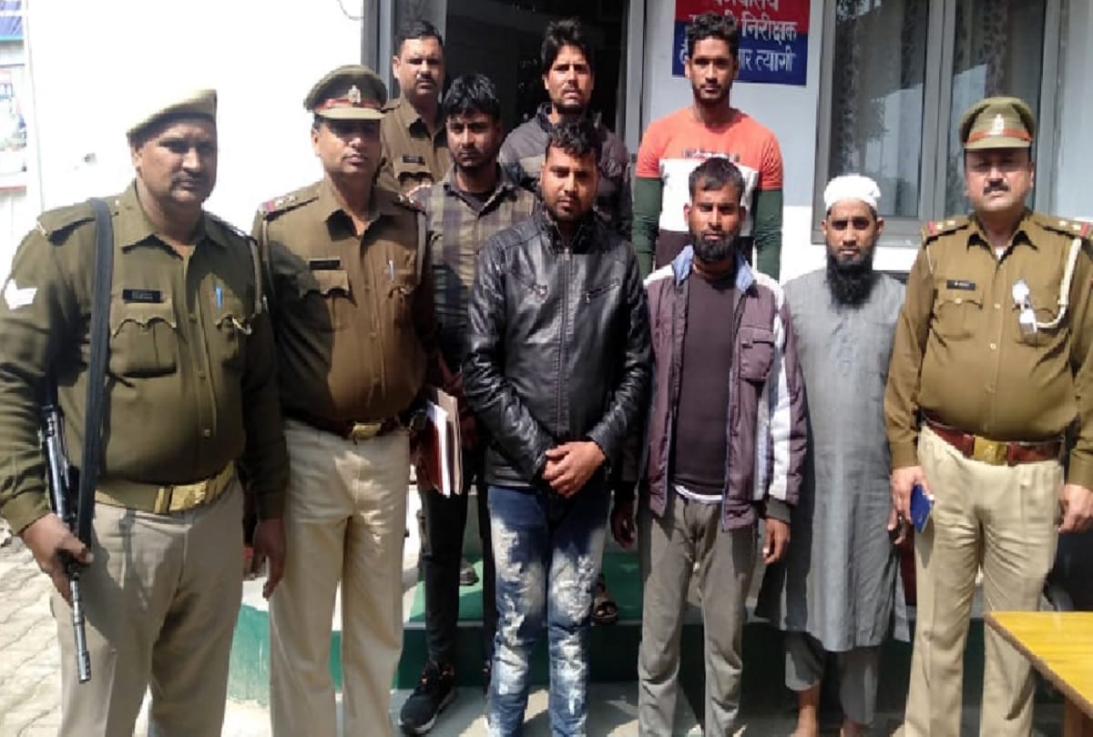 police team attacked gone to arrest gangster