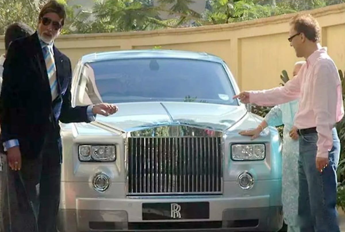 Amitabh Bachchan dinner date on Jaya Bchchan birthday spotted with  most luxurious mercedes car