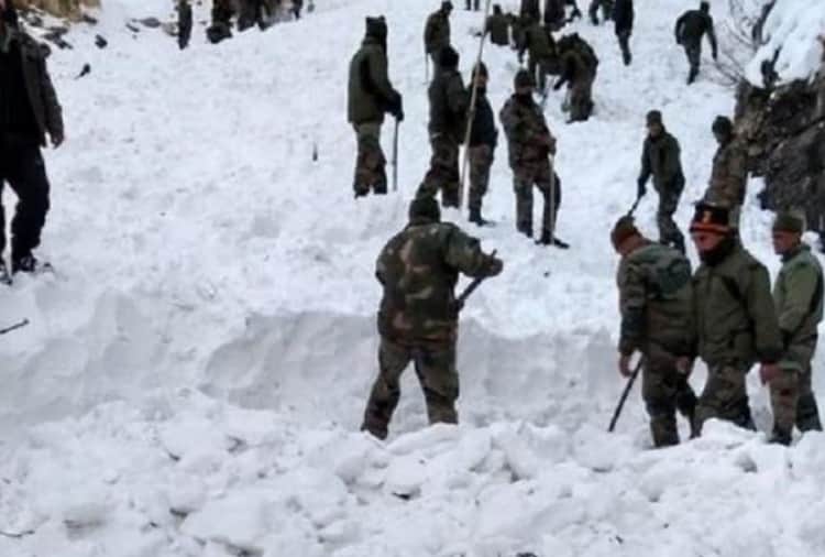 Indian Army Searching Soldiers Under Snow in Kannaur of Himachal Pradesh, Avalanche