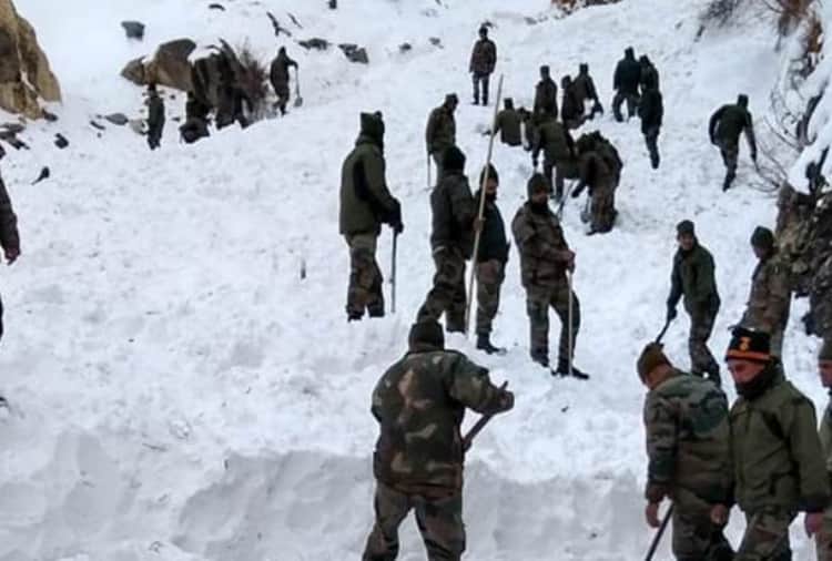 Indian Army Searching Soldiers Under Snow in Kannaur of Himachal Pradesh, Avalanche