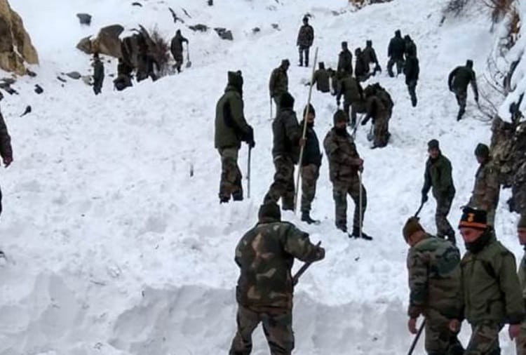 Indian Army Searching Soldiers Under Snow in Kannaur of Himachal Pradesh, Avalanche