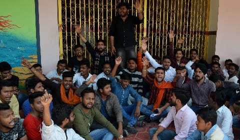 वीसी साहब ! खाना घटिया, पानी गंदा.. खुद ही देख लीजिए