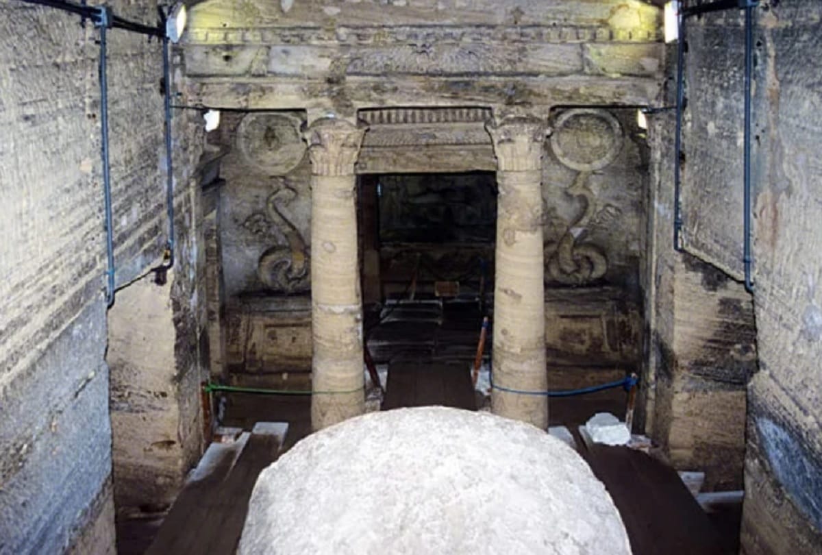 Donkey discovered Catacombs of Kom El Shoqafa accidentally in 1900