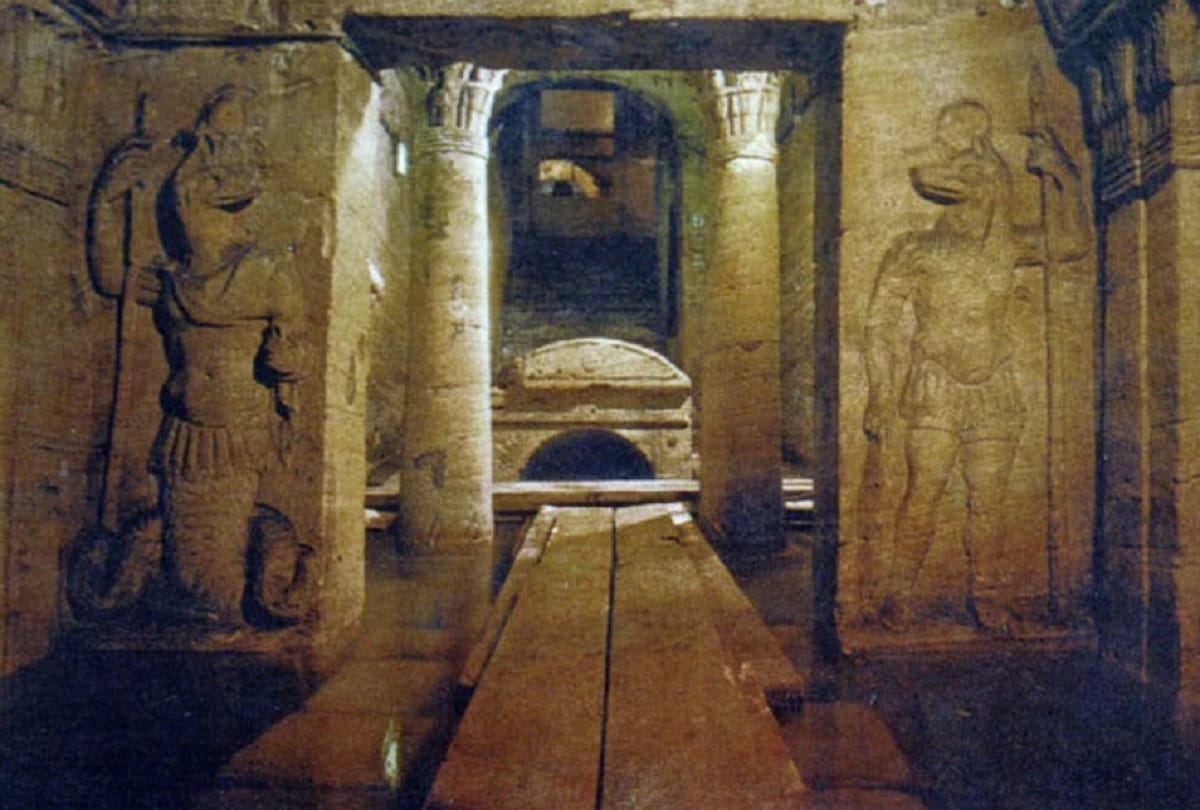 Donkey discovered Catacombs of Kom El Shoqafa accidentally in 1900