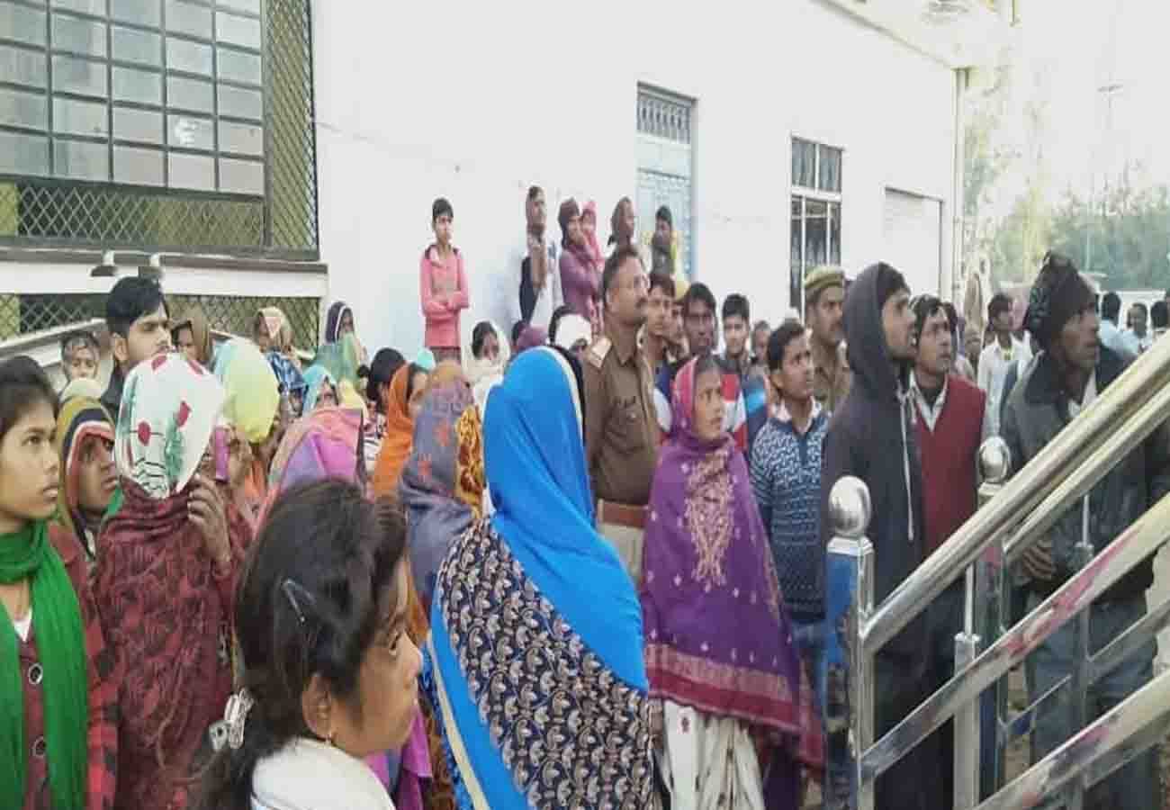 woman died in hospital and newborn baby serious
