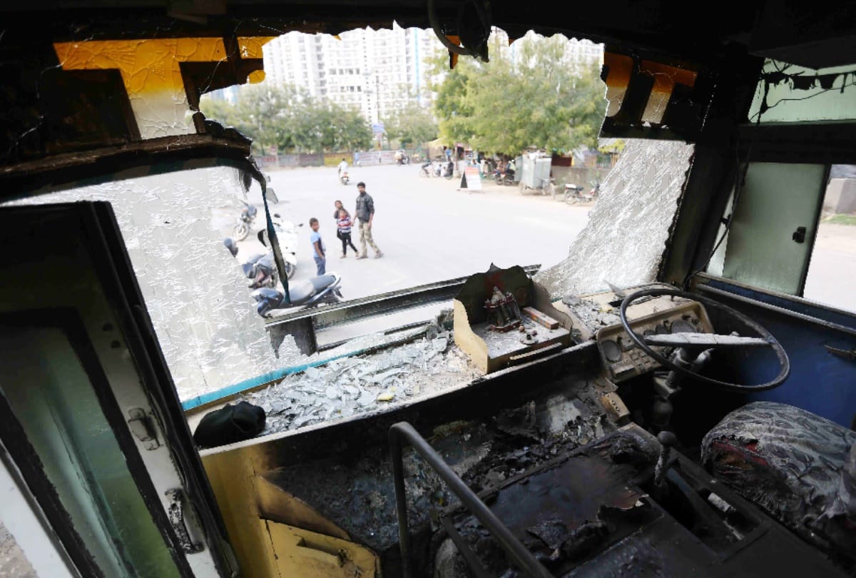 fire breaks out in noida indus valley school bus students exit from emergency gate all updates