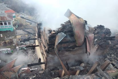 Himachal Pradesh 7 houses gutted and 16 families affected after fire broke out in Koti of Shimla