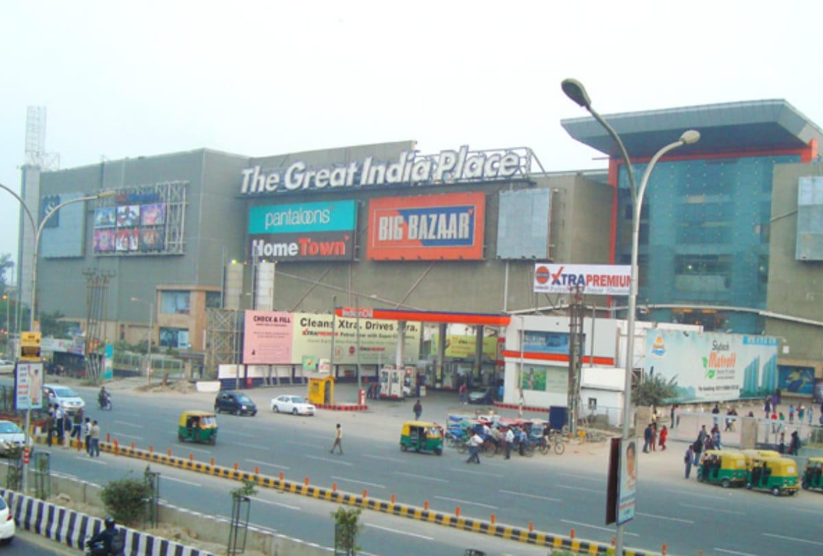 Cut water-sewer connections of GIP and Logix Mall