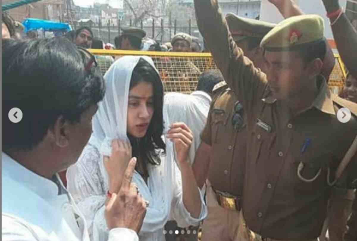 janhvi kapoor celebrate her birthday with boney kapoor and khushi kapoor