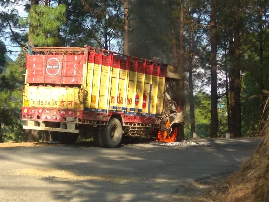 Lpg gas cylinder blast during Running truck caught fire at kotdwar Highway 