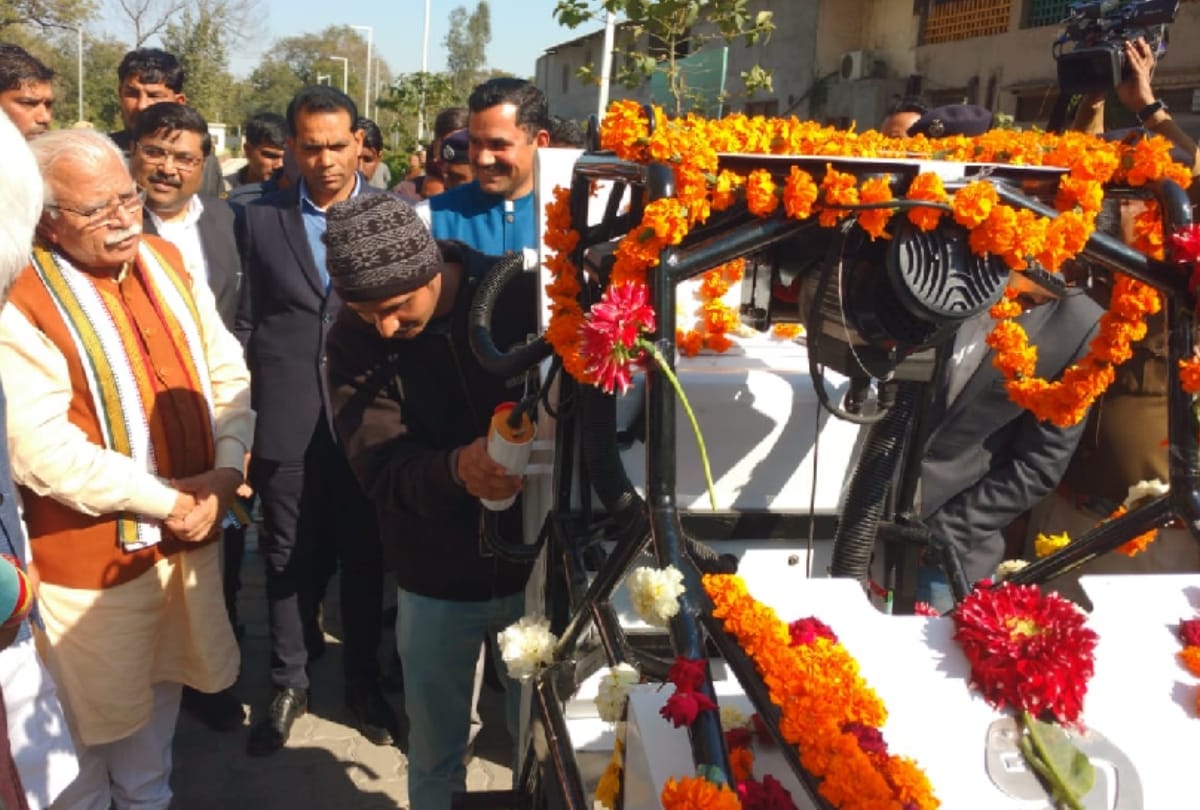 CM Manohar lal khattar launches Robot will clean sewer manhole in Gurugram