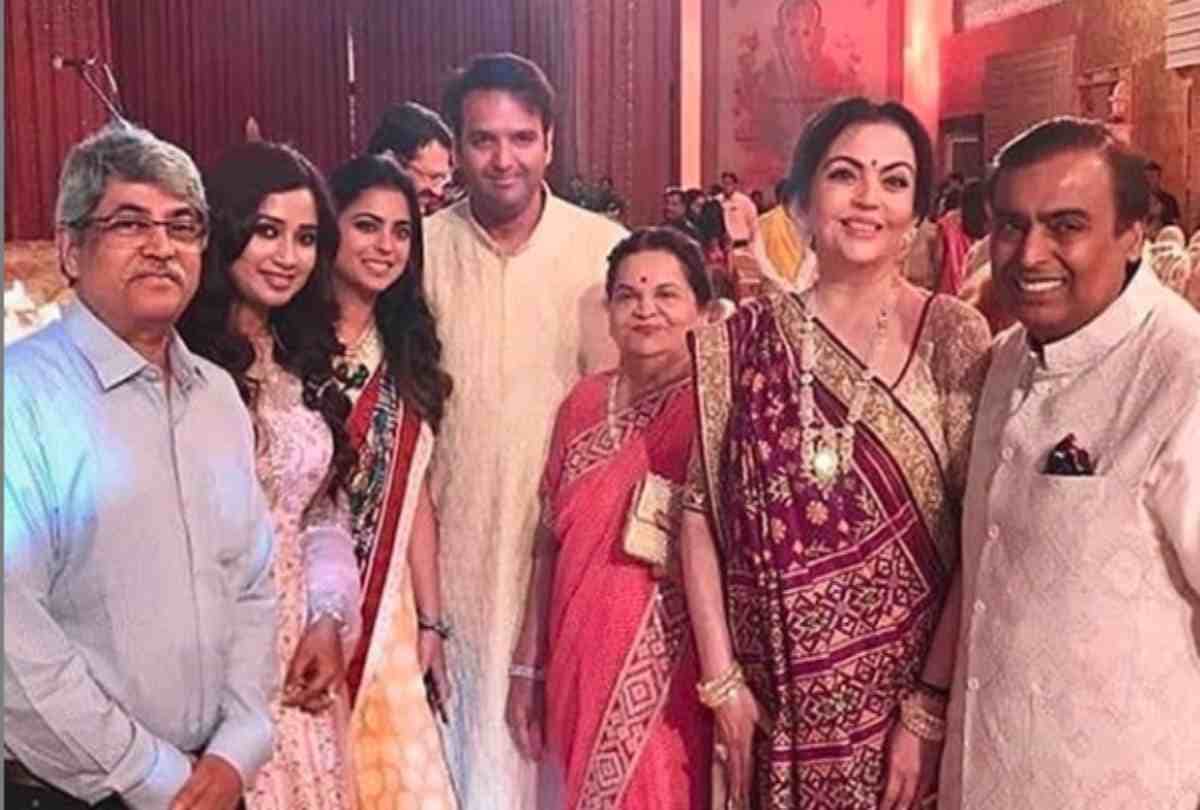 akash ambani and shloka mehta wedding family Celebrates Maha Shivratri With Grand Puja At Antilia