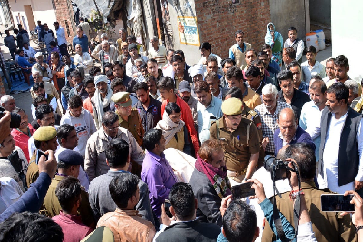 Muzaffarnagar : fierce ruckus after man died during police dabish action
