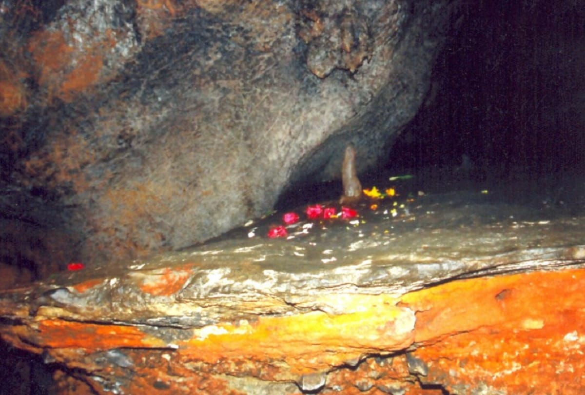 Lord Ganesha severed head is still present in Patal Bhuvaneshwar Cave