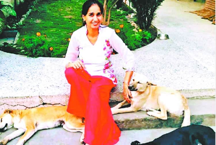 Women's Day 2019, Indian Army Soldier Wife Reshamjeet Kaur Working for Stray Dogs, Success Story