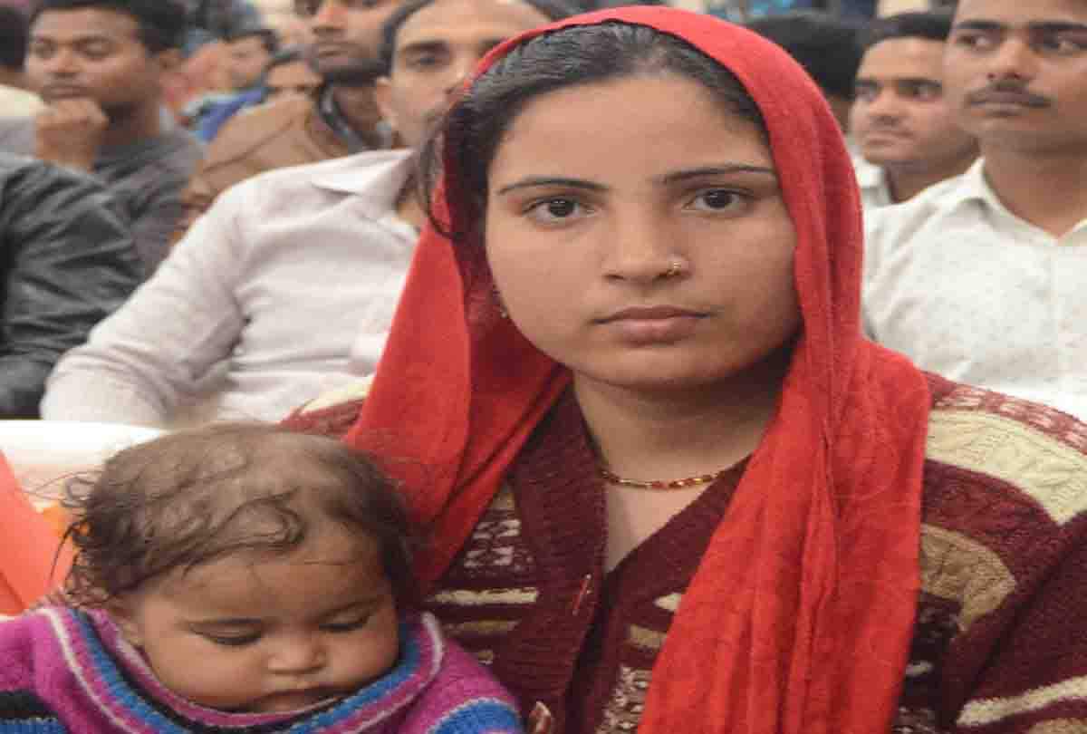martyr shyam babu wife ruby join office in kanpur dehat