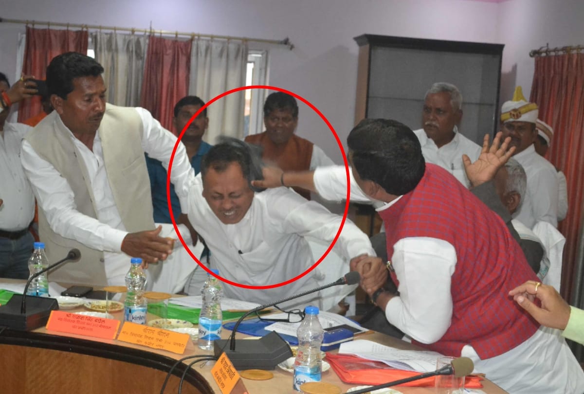 BJP leadership's concern about the ruckus between Sharad Tripathi and Rakesh Singh Baghel