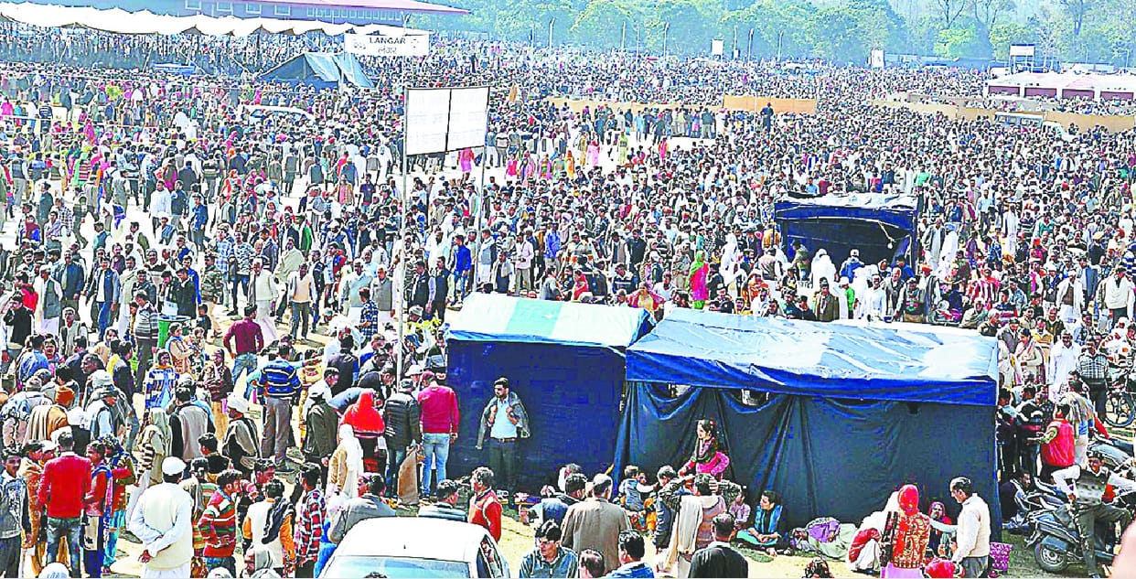 Radha Swamy Bass, the Dera chief, spoke to the accompaniment of Nihal