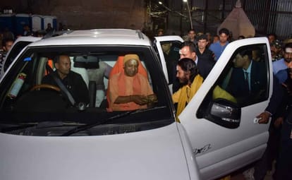 Yogi adityanath come before Narendra modi in varanasi