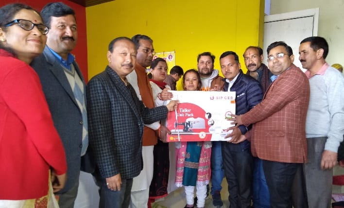 Chauhan launches PM Labor Yogi Mannhan Yojana
