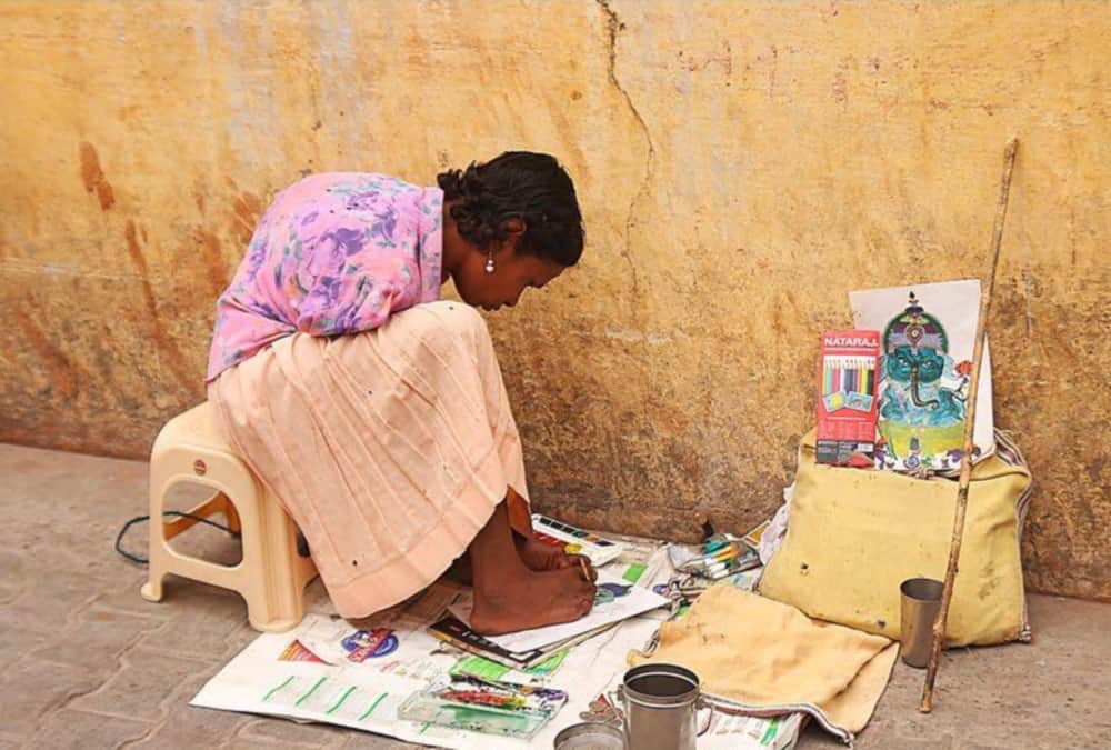 Women's day 2019 this lady Makes painting without hand Struggle story