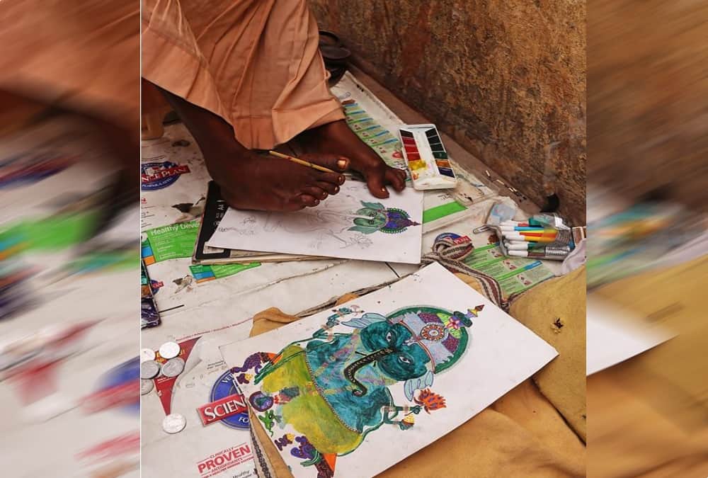 Women's day 2019 this lady Makes painting without hand Struggle story