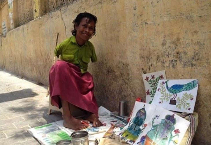 Women's day 2019 this lady Makes painting without hand Struggle story
