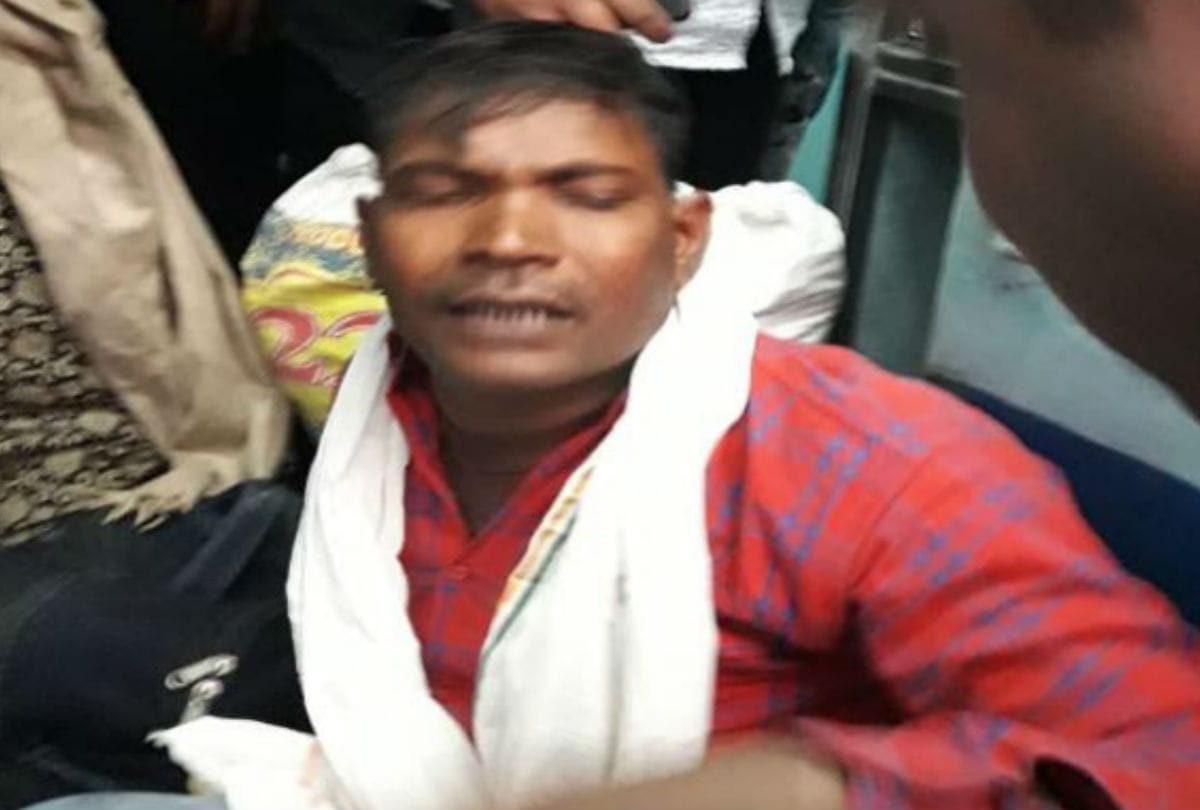 taxi driver save life of man at agra cantt station