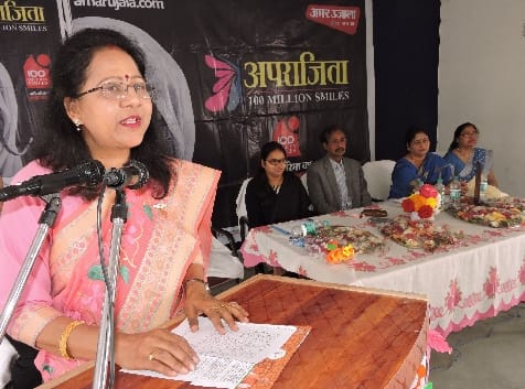‘माना कि पुरुष बलशाली है, पर जीतती हमेशा नारी है’