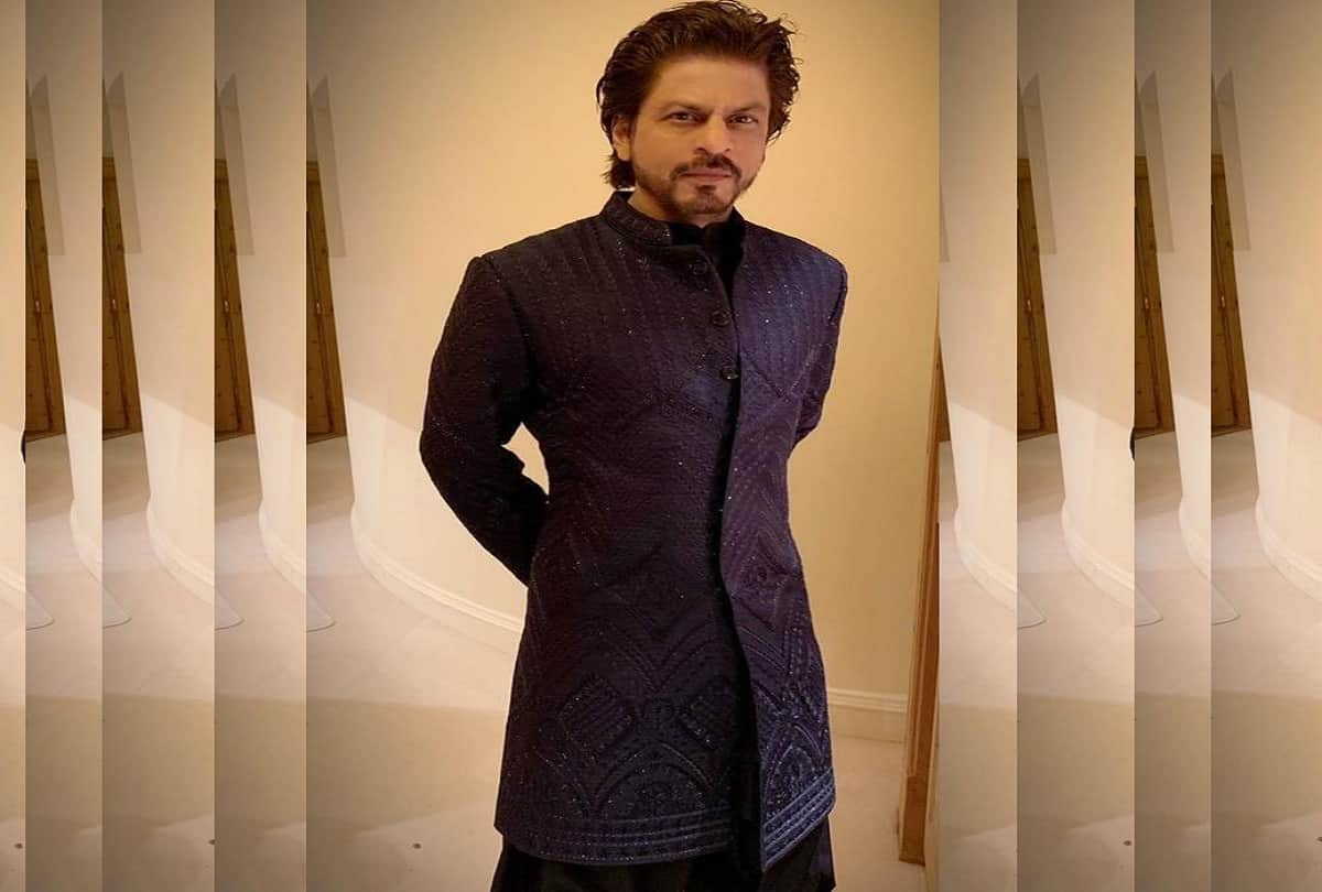 shahrukh and Gauri khan looks gorgeus in akash shloka pre wedding celebration