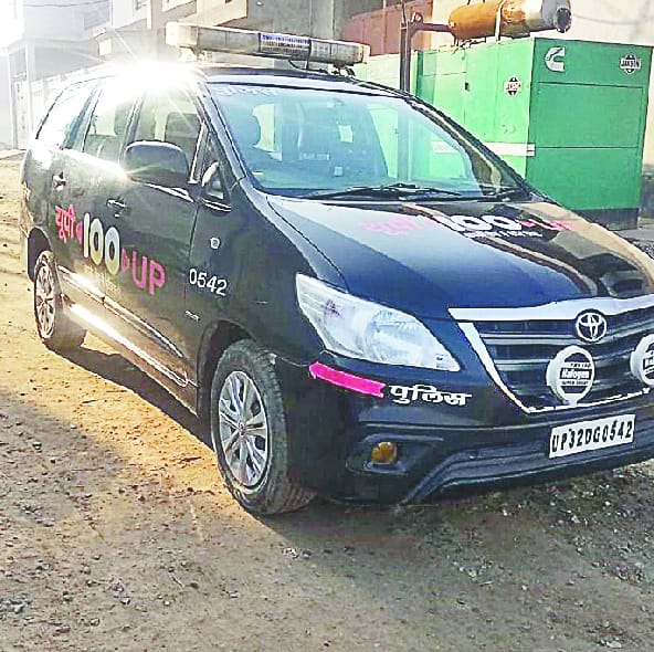 Yielding knives in Paratapur with knives