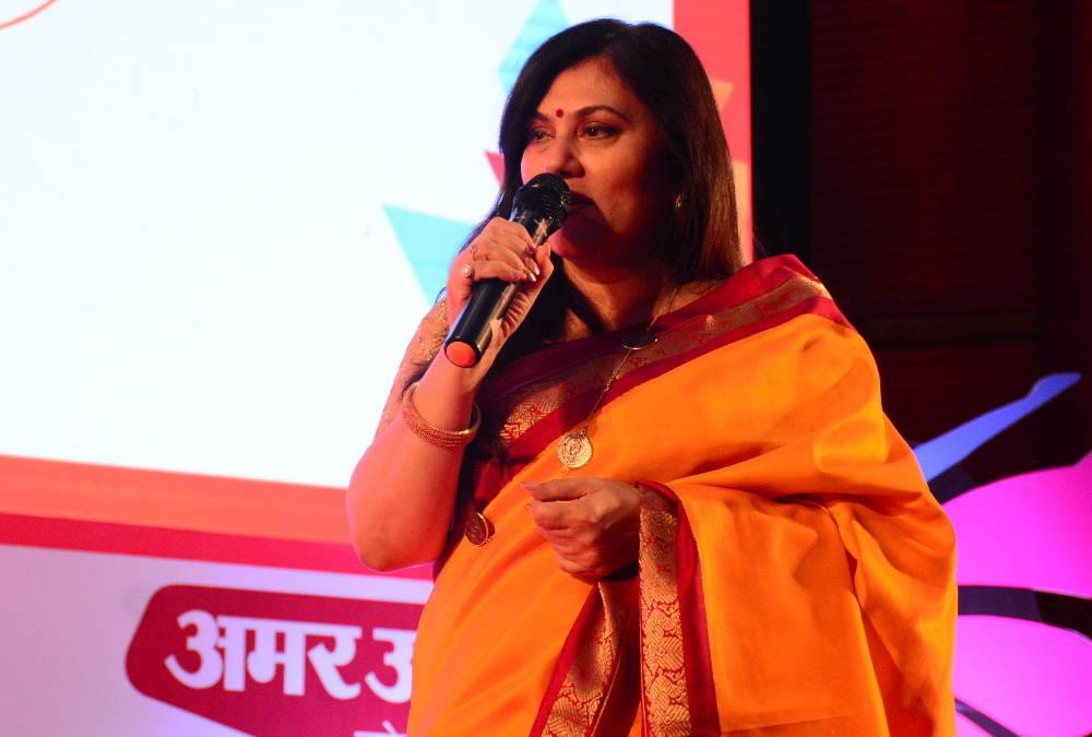 Tv actress Deepika Chikhalia visited Gorakhnath temple