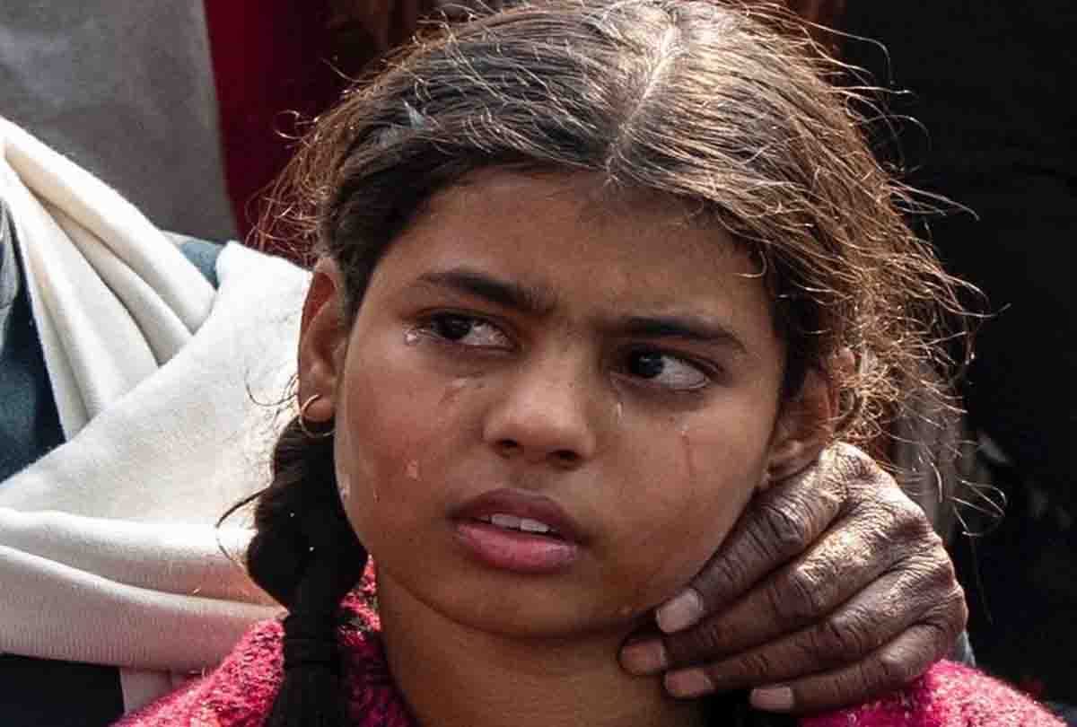 martyr pradeep wife neeraj demand to cm yogi