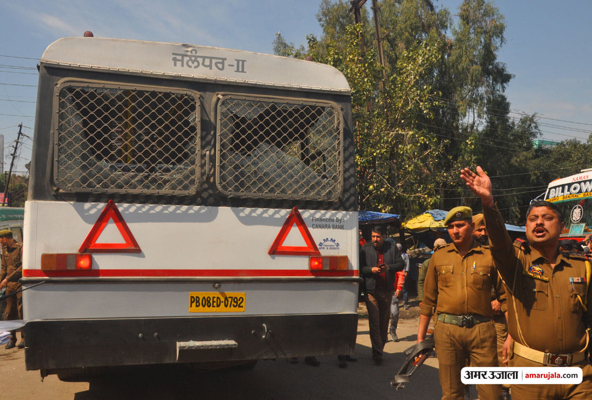Jammu Bus Stand Grenade Blast: Hizbul Militant Yasir Javed Bhatt arrested from Kulgam