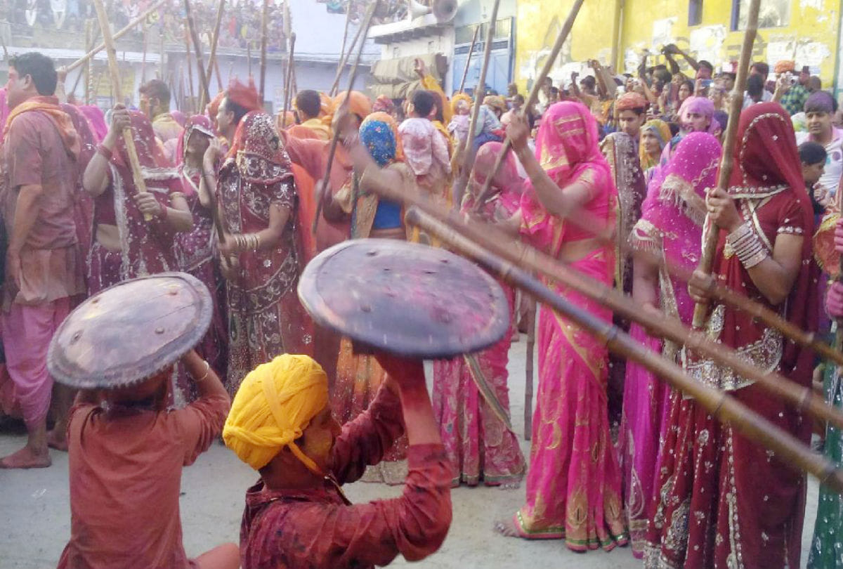 Lathamar Holi 2020: Mathura Dm And Ssp Check Preparation In Barsana