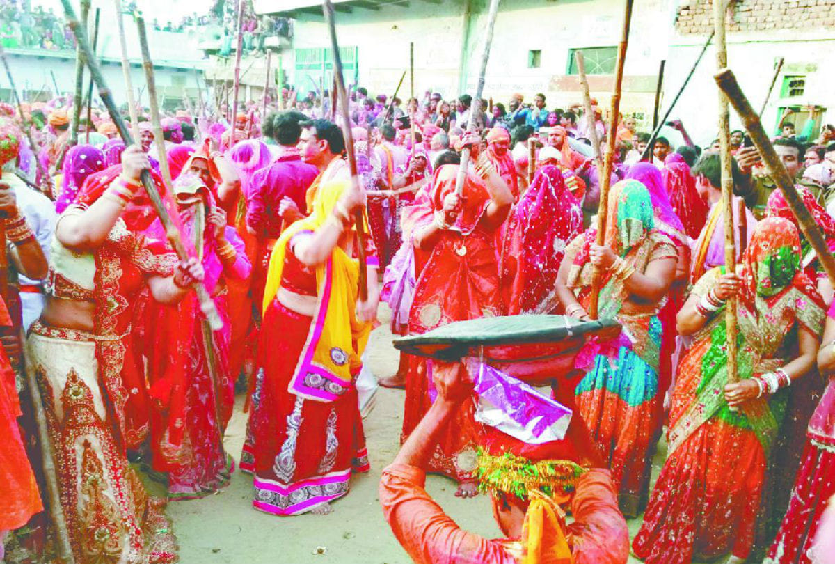 people makes dhal for barsana lathmar holi in mathura