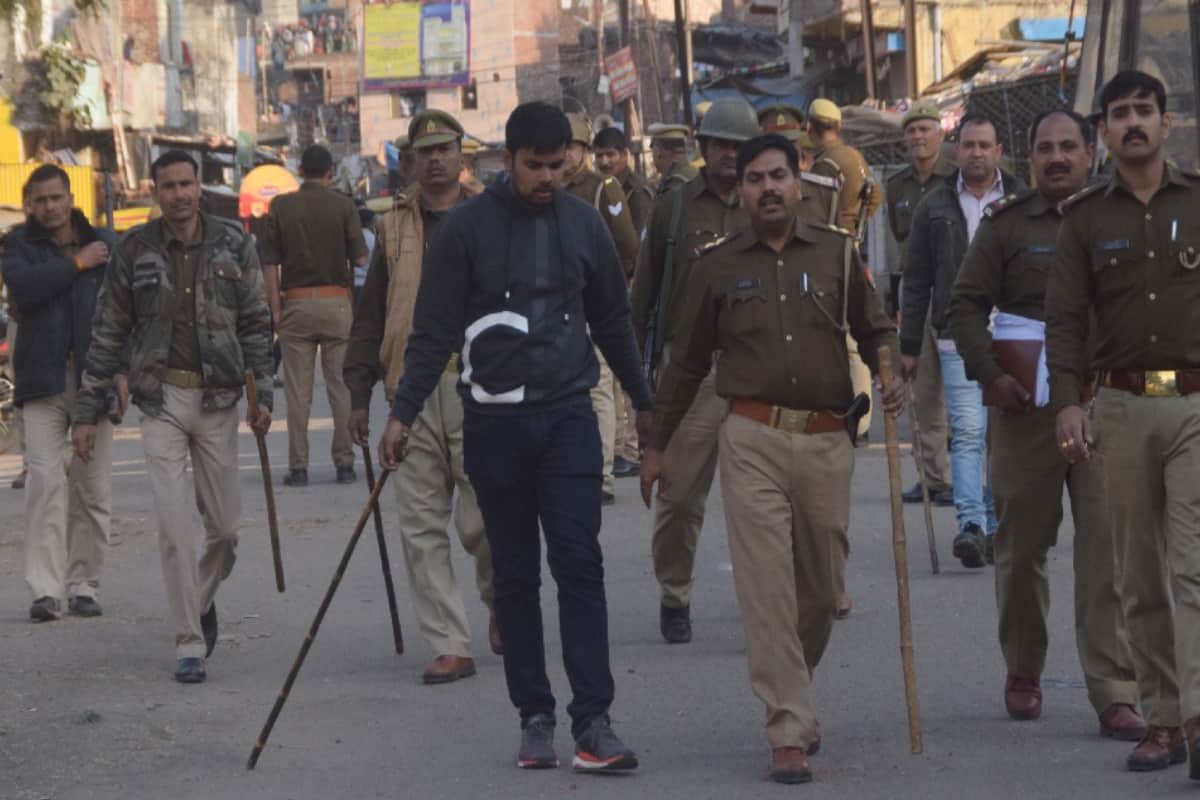 police administration  management save the Meerut city from fire of riots