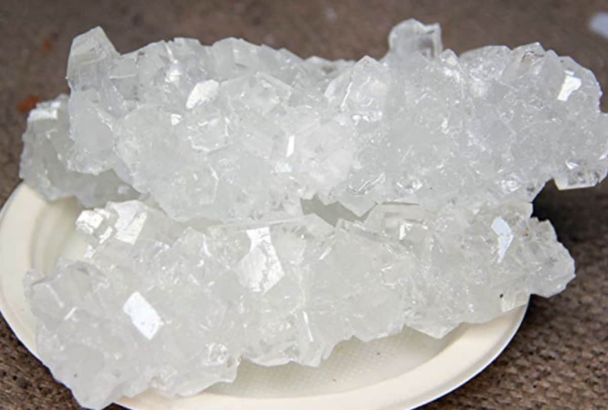 benefits of eating mishri in cold cough