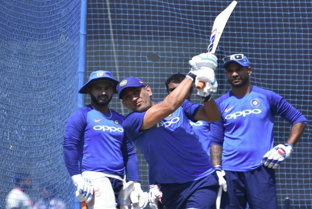 Video: MS Dhoni, Rishabh Pant involved in six-hitting challenge at ranchi