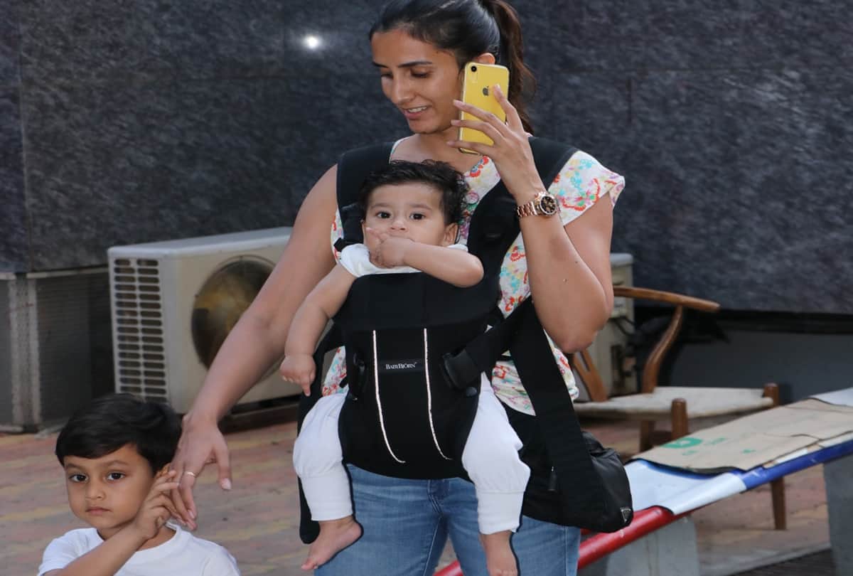 Kedarnath producer Pragya Kapoor on the outing with her baby