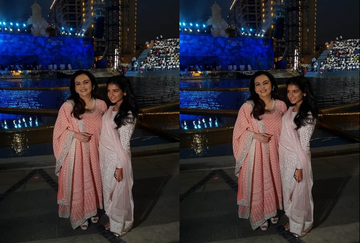 Anant Ambani girlfriend Radhika Merchant looks pretty at inauguration of Dhirubhai Ambani Square