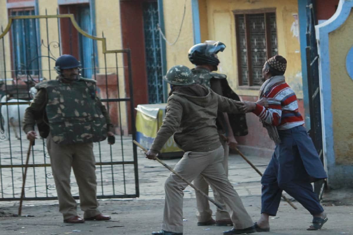 Riots try in Meerut and, bawal after set fire to religious places, see photos