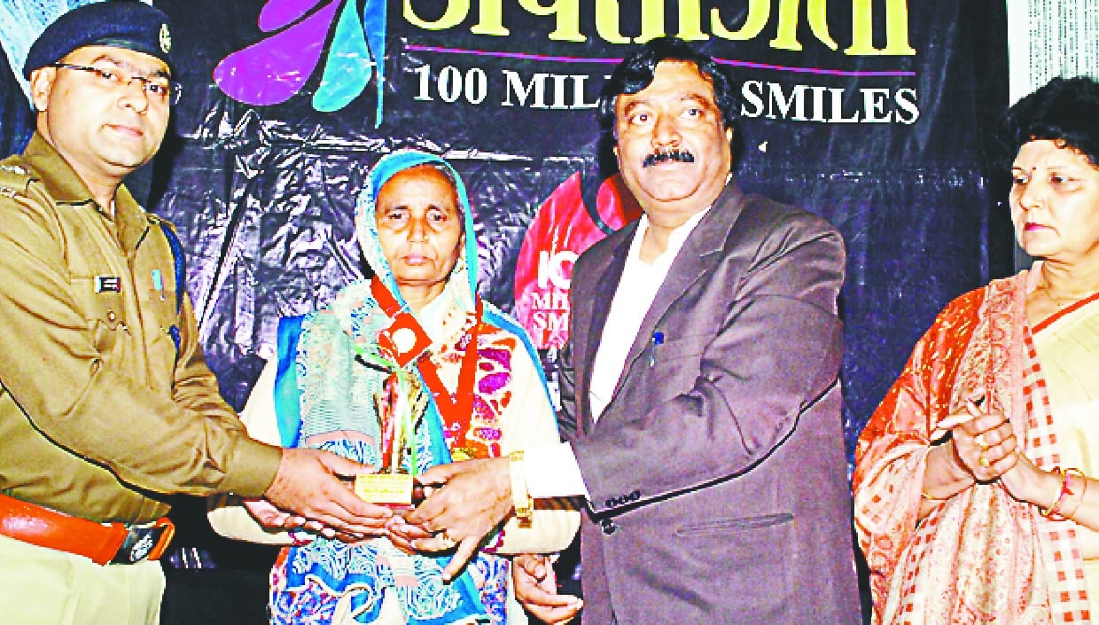samaj ke liye prerna bani mahila