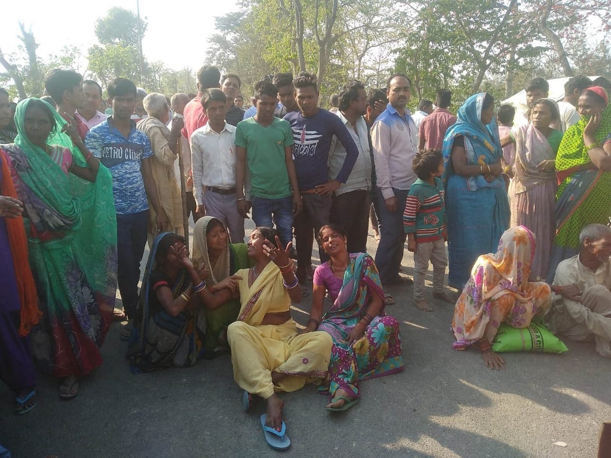 ट्रक की चपेट में आई बाइक, सवार दंपती की मौत