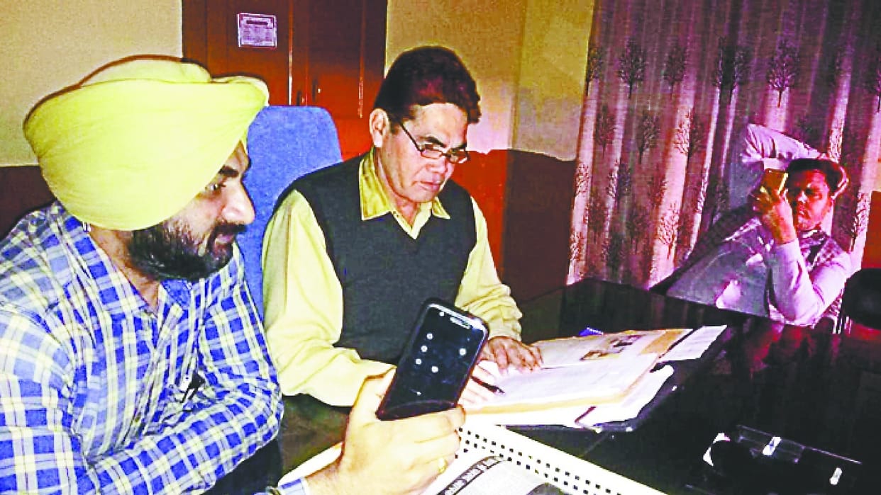 1.20 crore outstanding, Cut connection of Power Corporation on municipal corporation