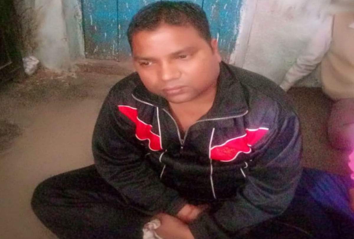 man killed his wife with knife in agra