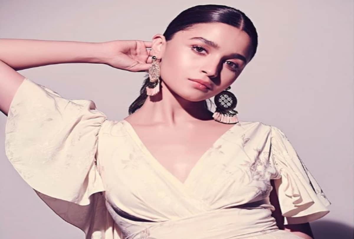 alia bhatt looking gorgeous in jumpsuit
