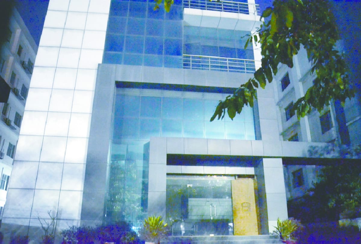 Amrapali corporate tower sells for 8.75 million In Noida